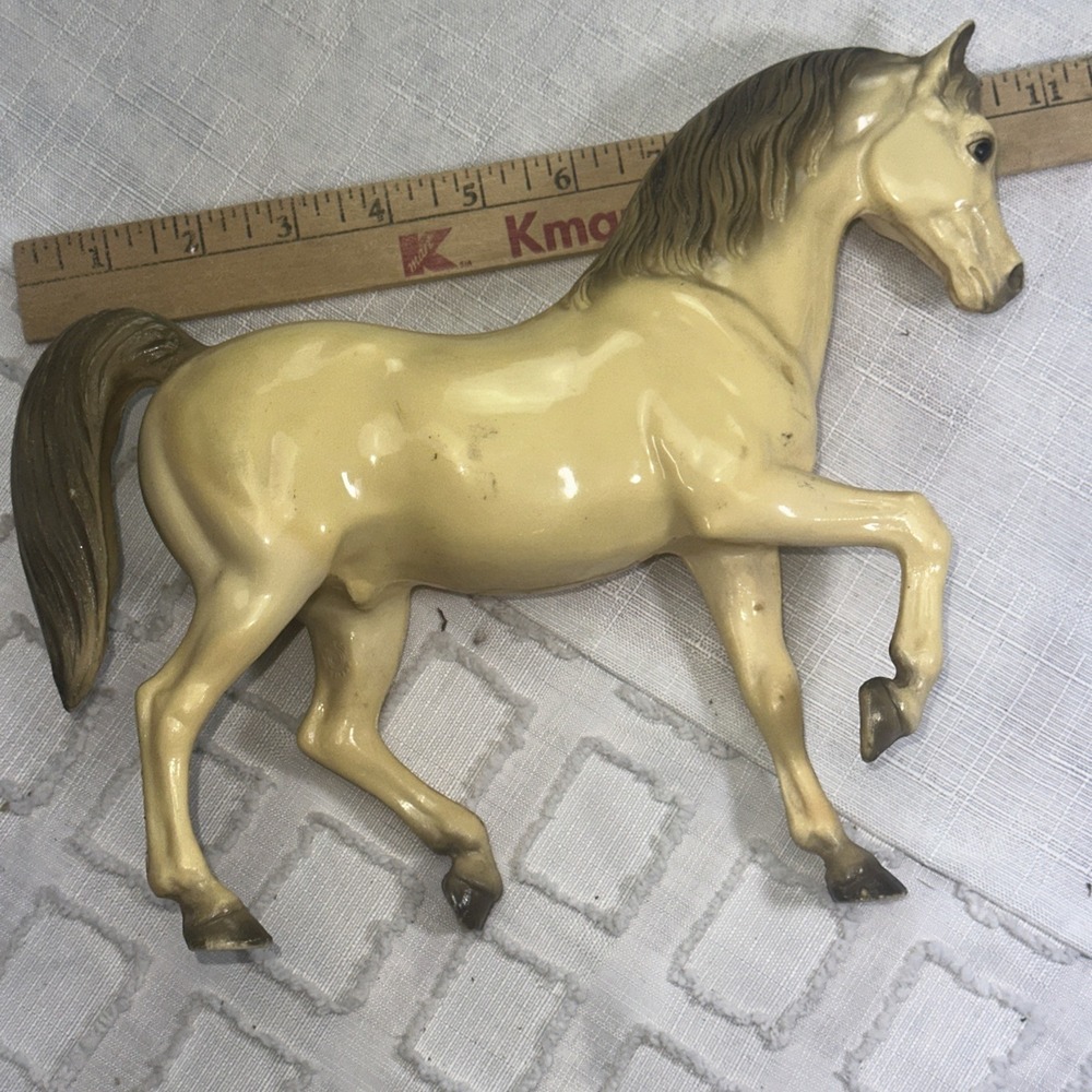 Breyer White Horse w/Gray Mane and Gray Tail Vintage - Picture 4 of 5